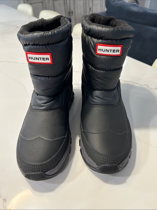 Hunter Shoes - Hunter Kids Black Puffer Snow Boots with Red Logo